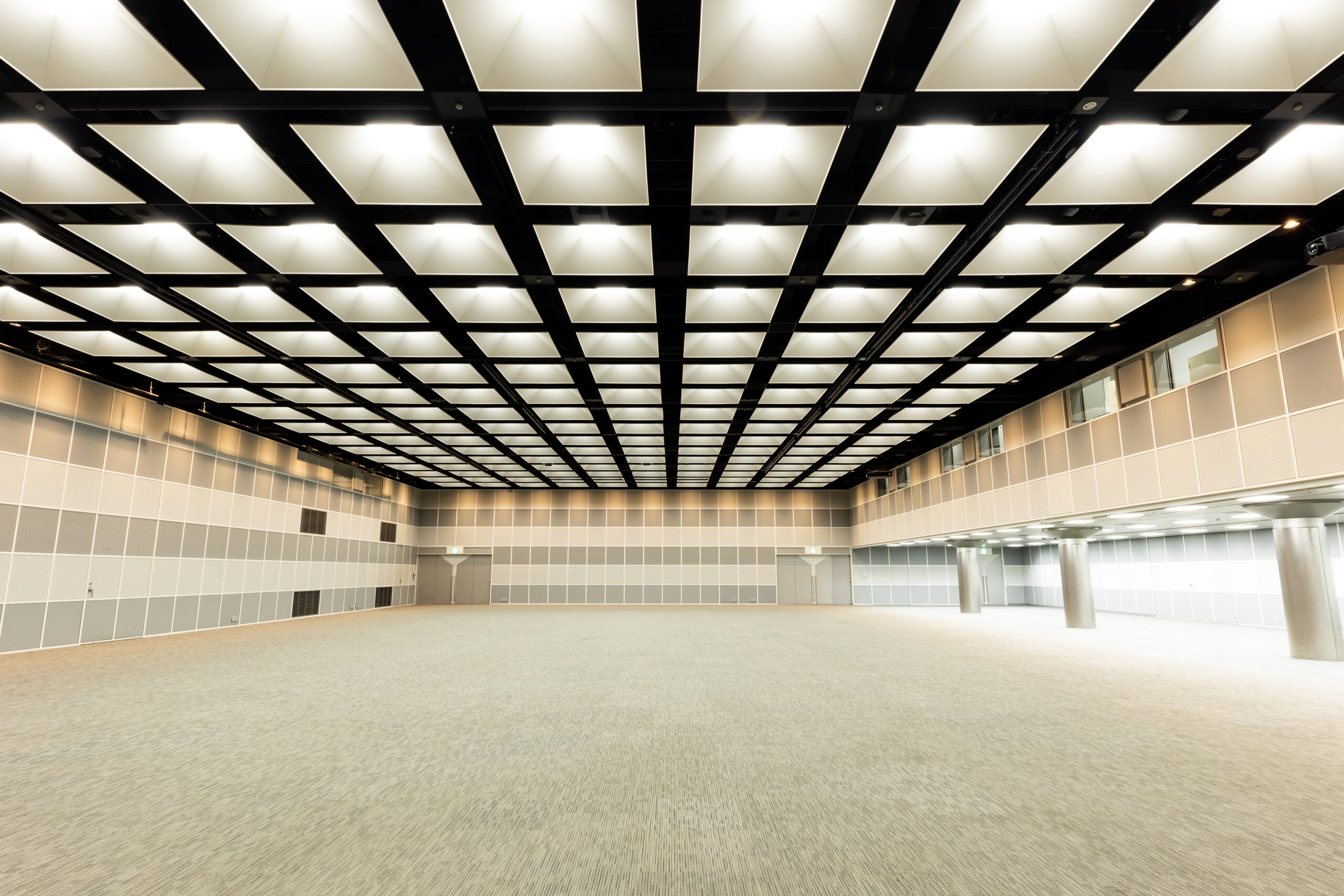 UMEDA CENTER BUILDING / CRYSTAL HALL / White Hall / Conference Room-Slider image②